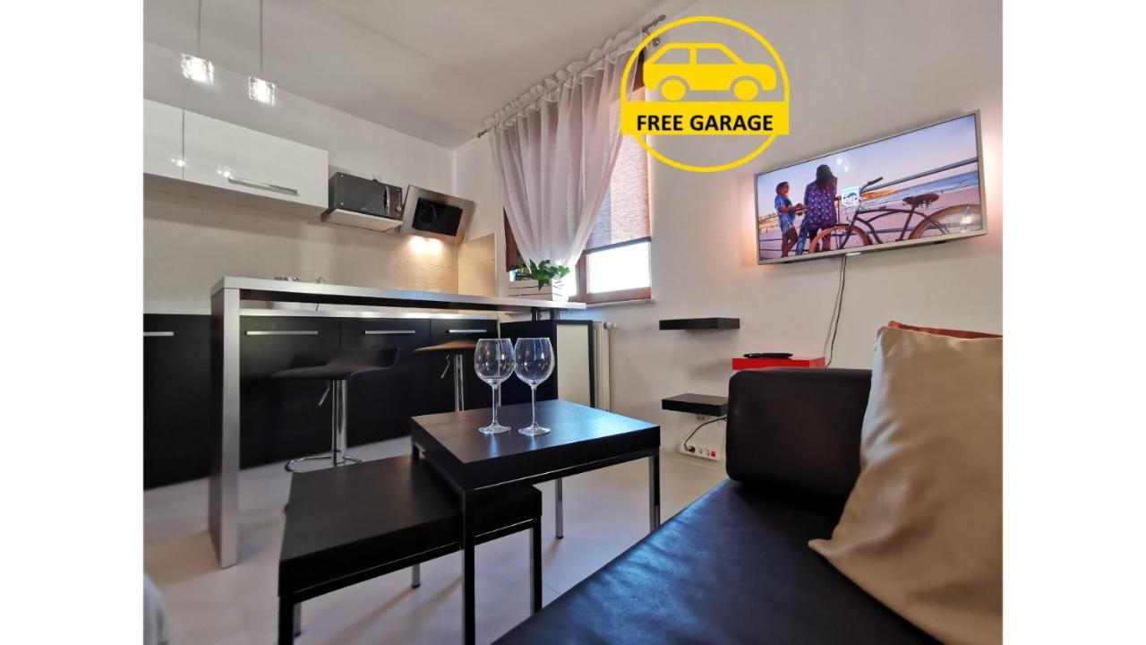 Apartment 33